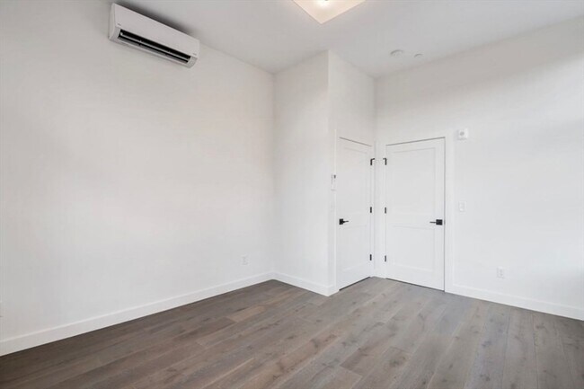 Building Photo - 217 Essex St