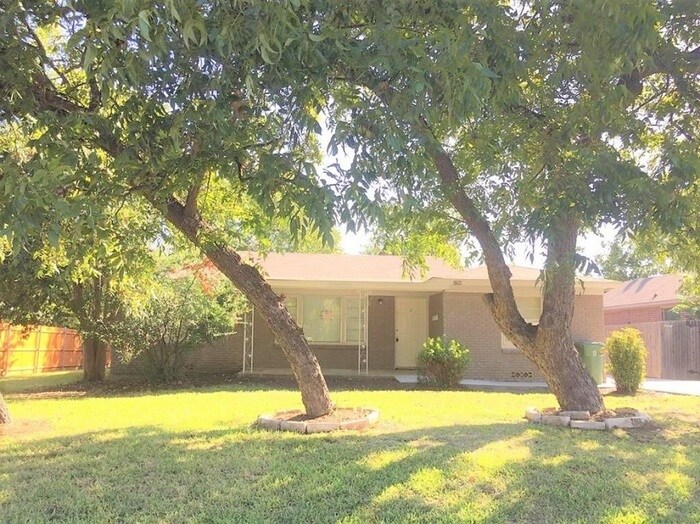 Foto principal - 3758 Denton Hwy