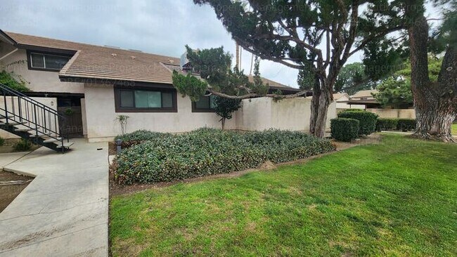 Building Photo - Charming 2-bedroom, 1-bathroom condo.