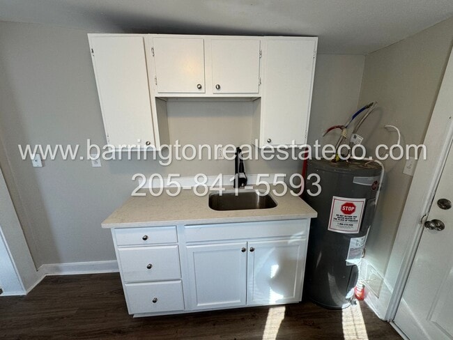 Building Photo - 319 Gamma St S