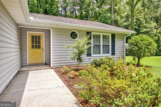 Building Photo - 413 Deergrass Trail