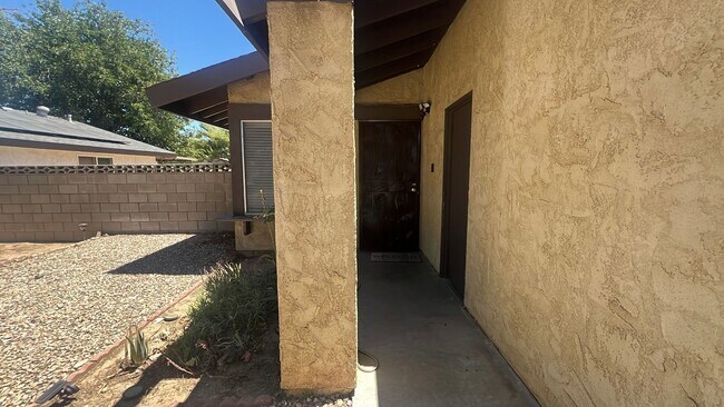 Foto del edificio - (APPLICATION PENDING) East Lancaster Home
