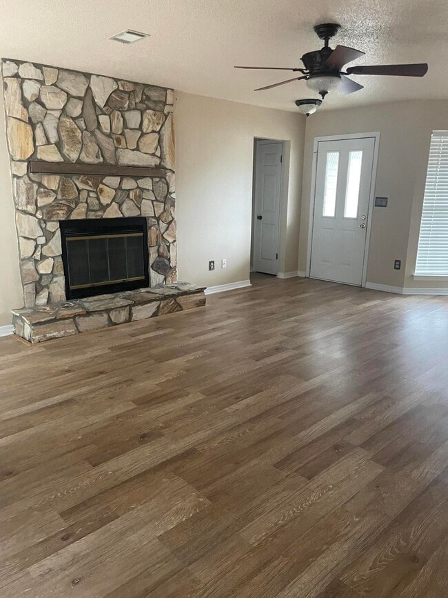 Building Photo - 3022 Blue Pine Ln
