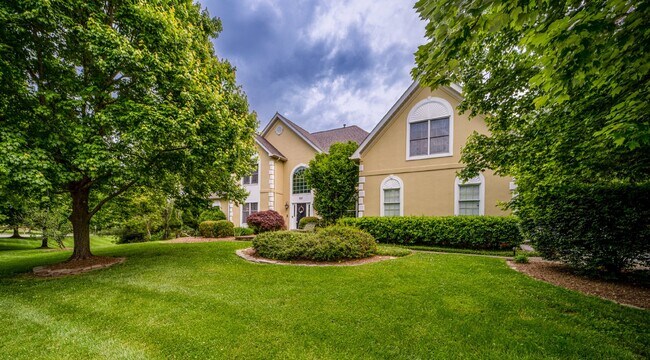 Building Photo - Beautiful home with pool | 6,000+ square feet
