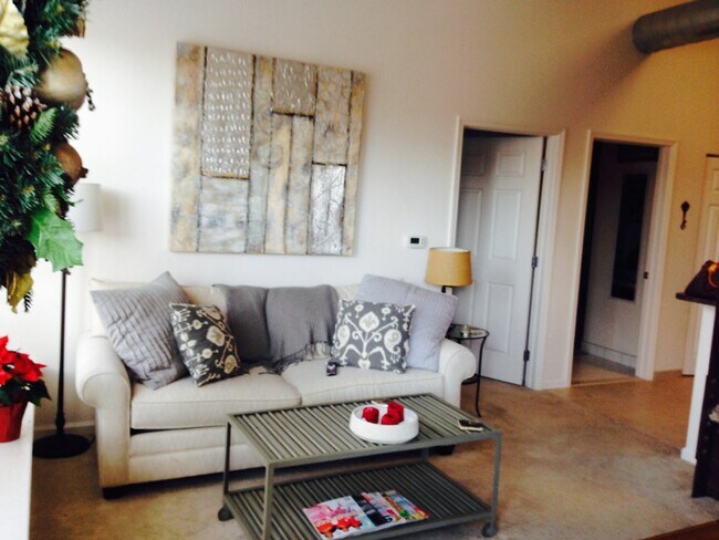 Building Photo - 4368 Cresson Street, Unit 202