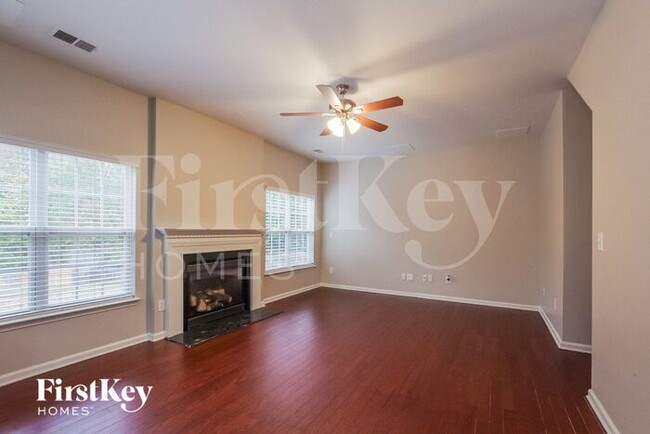 Foto del edificio - 1025 Breakmaker Ln