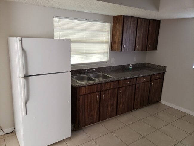 Building Photo - 784 Fruitland Dr Deltona FL 32725