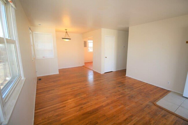 Foto del edificio - 9280 Travis St