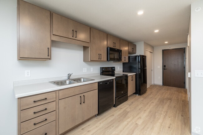 Studio - 419SF - Kitchen - Lakefield Apartments