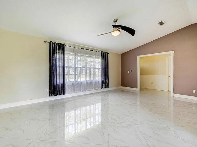 Foto del edificio - Remodeled Home Near Schools