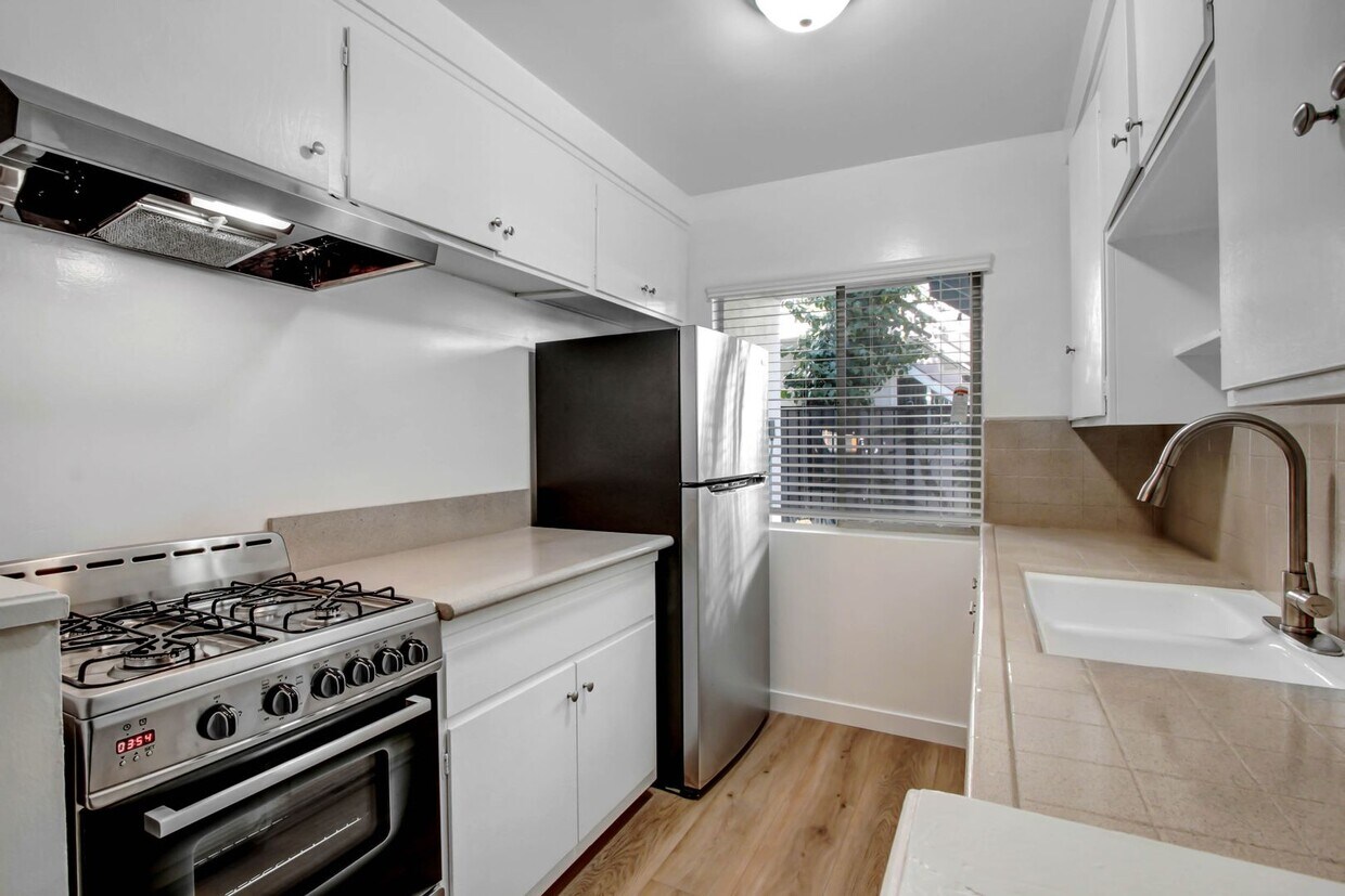 Foto principal - 11615 Darlington Ave