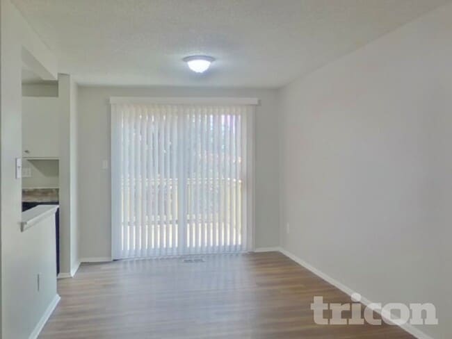 Building Photo - 3205 Winchelsea Dr