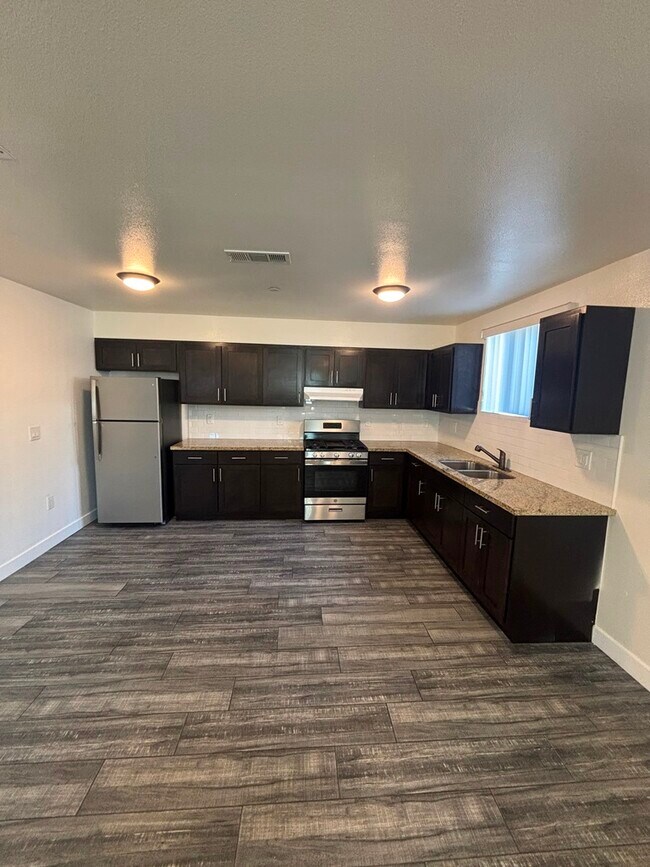 Foto del edificio - 457 E 30th St