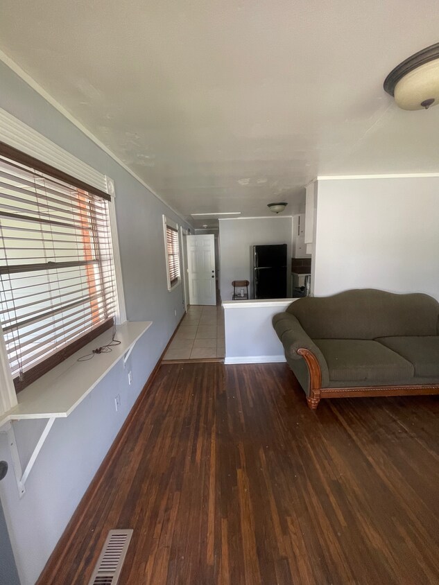 1 dormitorio, 1 baño - 718 W 41st St