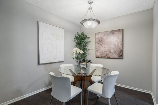 Building Photo - Clairmont Reserve Apartment Homes