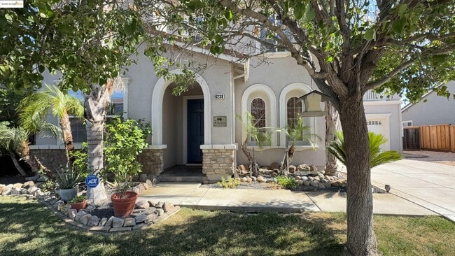 Building Photo - 6238 Crystal Springs Cir