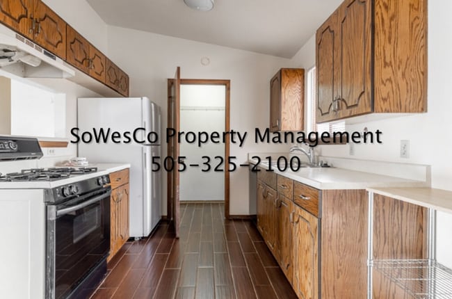 Building Photo - Three Bedroom Home in Central Farmington
