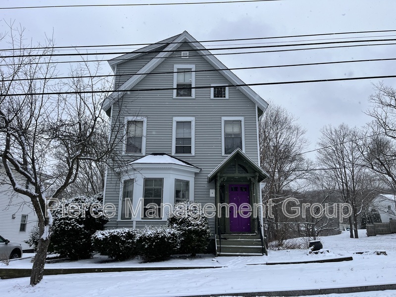 Foto principal - 121 Rumford St