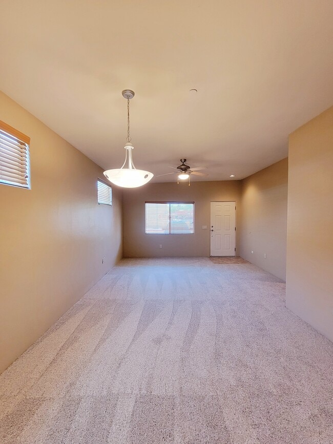 Sala de estar - Rio Antigua Townhomes