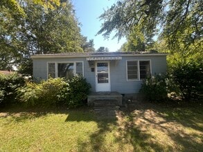 Building Photo - 609 Jackson Ln