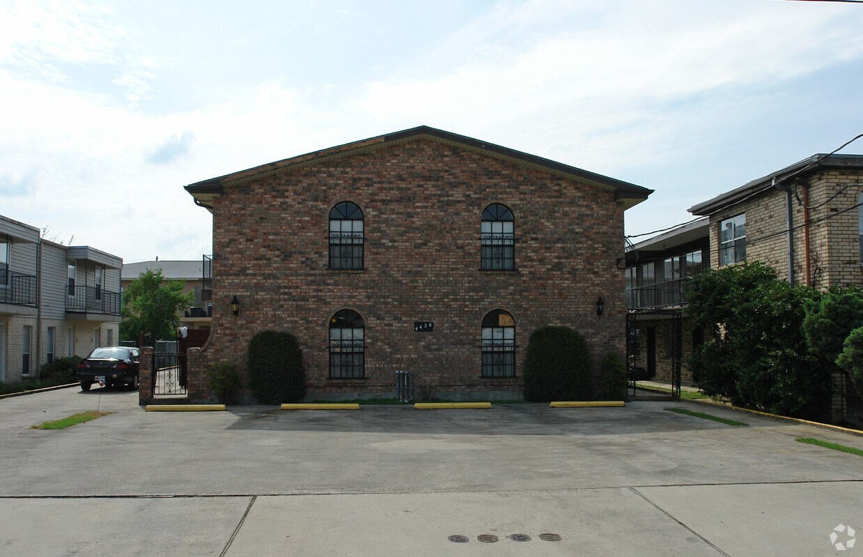 Primary Photo - 4428 Sonfield St