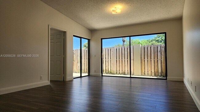 Foto del edificio - 164 Meadows Dr