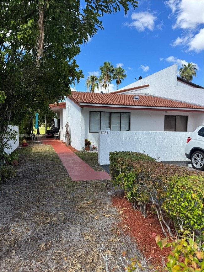 Foto del edificio - 8273 NW 36th St