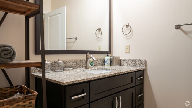 Caswell - 617 pies cuadrados - Baño - The Langston