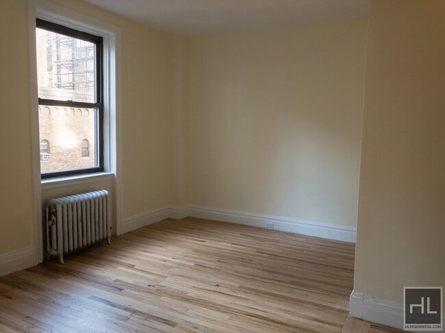 Building Photo - AMAZING ONE BEDROOM APARTMENT!! AMAZING DE...