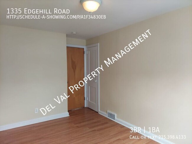 Building Photo - Well-Maintained 2-story Brick Row Home For...