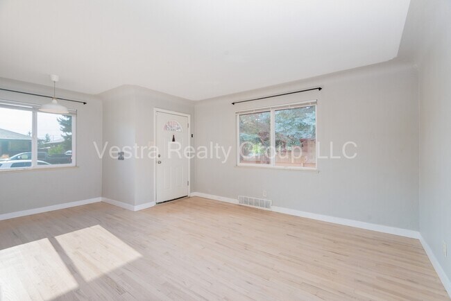 Foto del edificio - 3680 Grape St