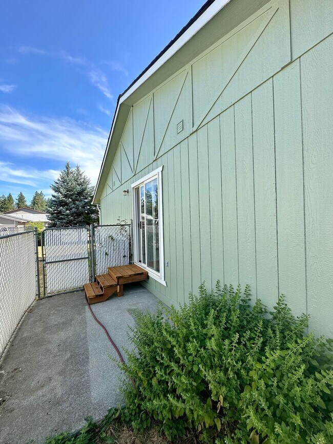 Building Photo - 1910 Park