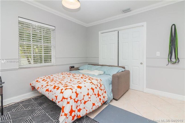 Foto del edificio - 802 NE 146th St