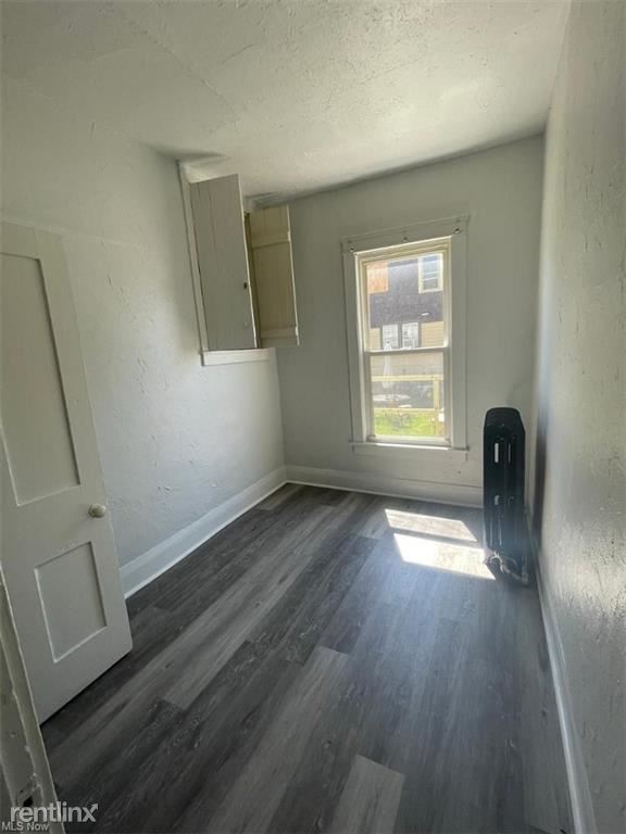 Building Photo - 1 br, 1 bath 4plex - 1234 West 6th Street 2