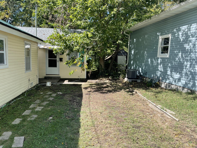 Building Photo - 403 Hirth Ave