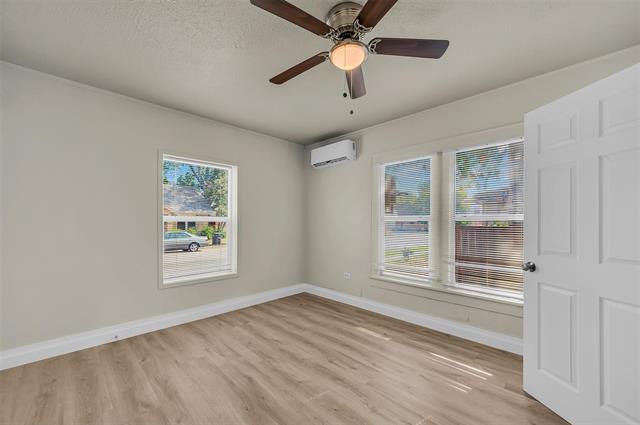 Foto del edificio - 305 NW 23rd St