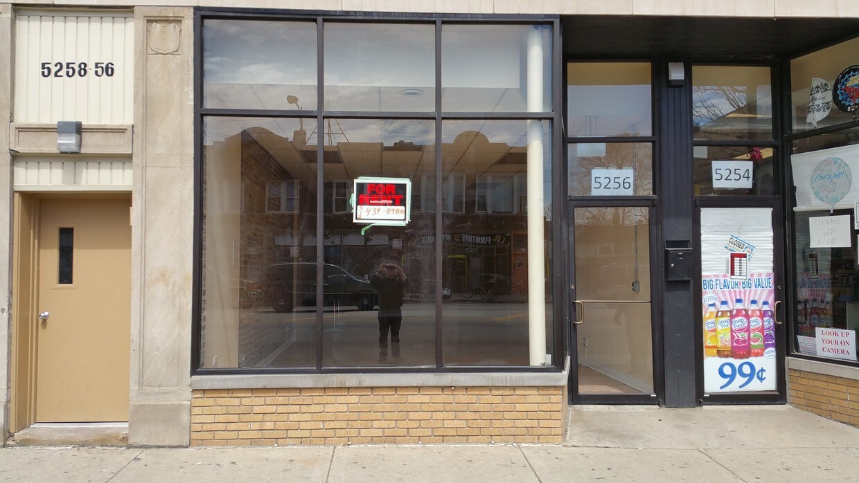 Building Photo - 5254-5258 W North Ave