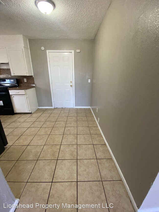 Building Photo - 4 br, 1.5 bath House - 301 NW 83rd St.