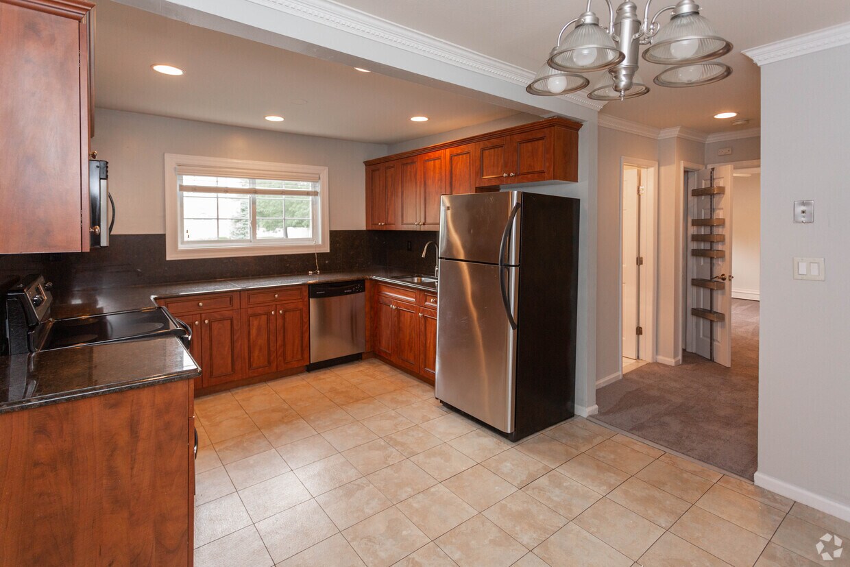 Fairfield Oaks Apartments in West Babylon, NY