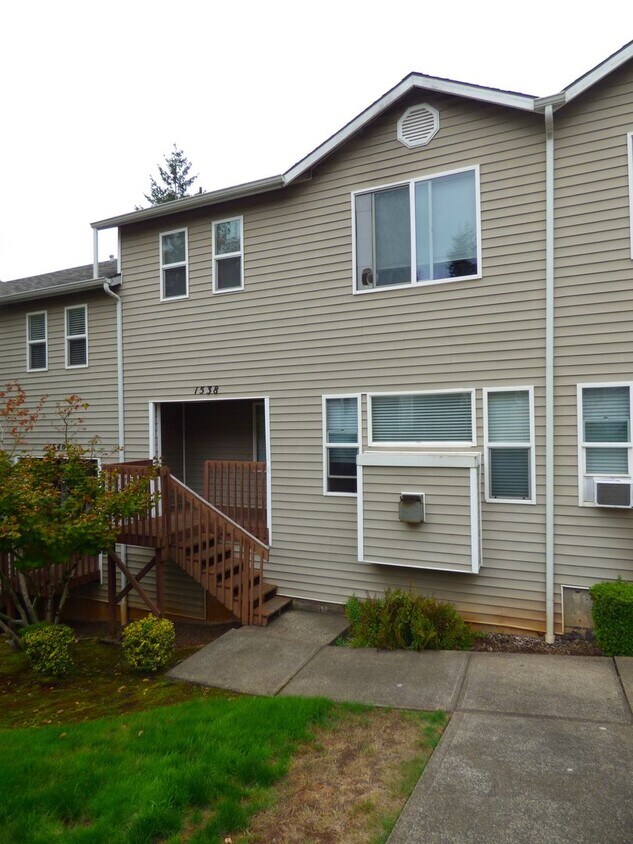 Foto del edificio - 2 bed 2.5 bath townhome in South Salem