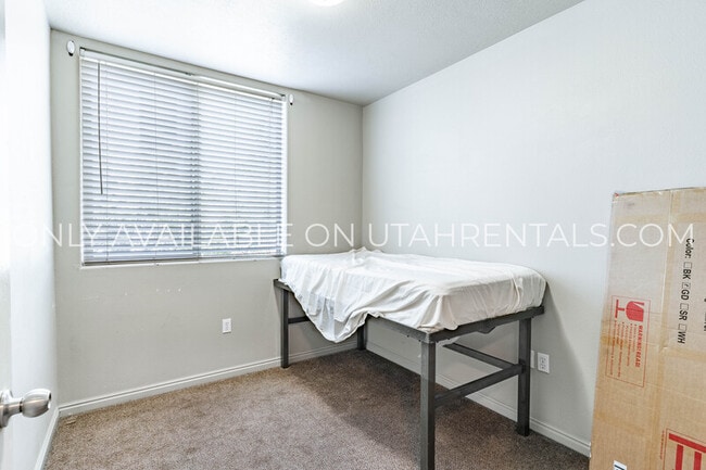 Foto del edificio - 859 E 620 N St