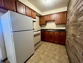 Building Photo - 602 Kellywood Manor