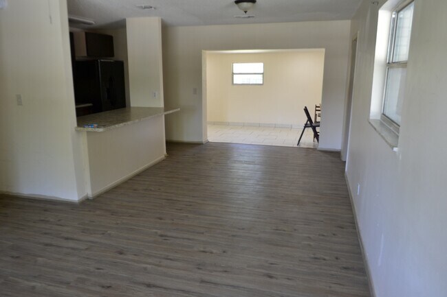 Foto del edificio - 1060 E Patrick Cir