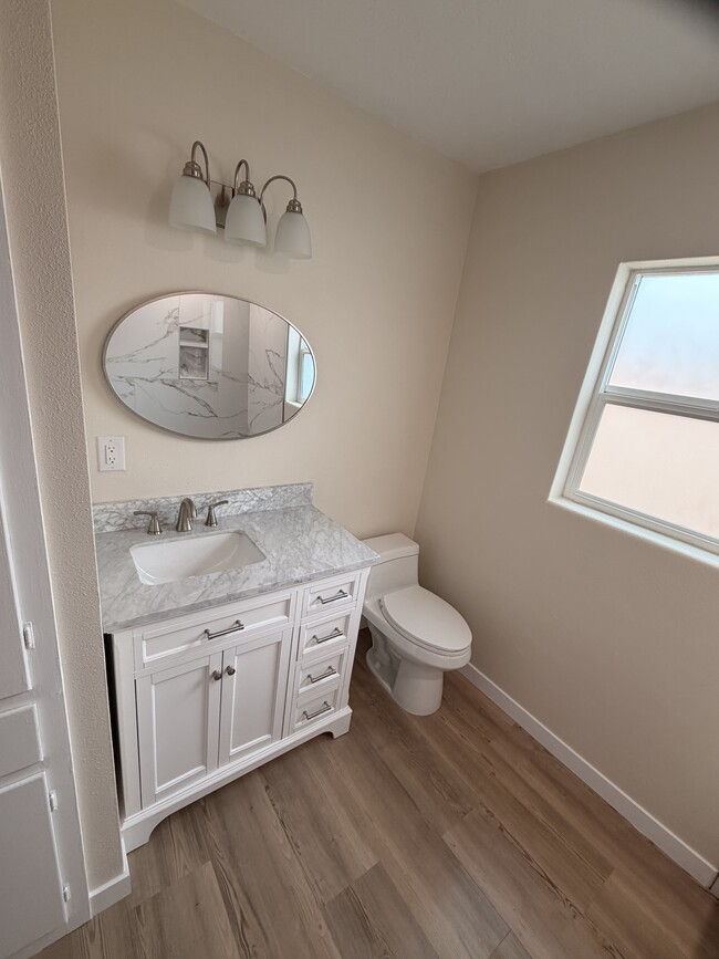 Building Photo - 2801 Texas St NE