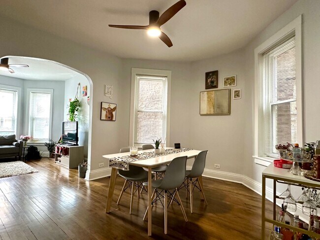 Foto del edificio - 819 N Rockwell St