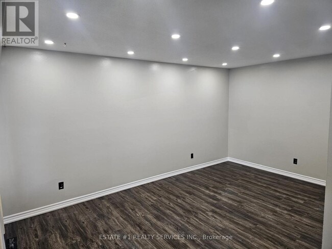 Photo du bâtiment - 66 Caledon Crescent