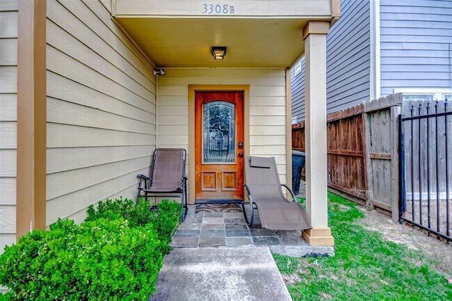 Building Photo - 3308 Bastrop St