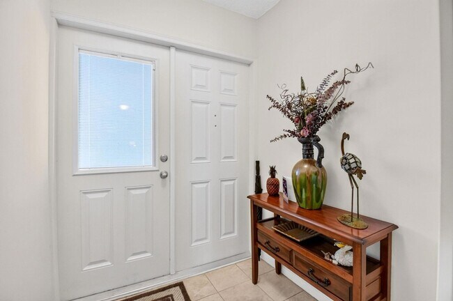 Building Photo - 3425 Via Poinciana