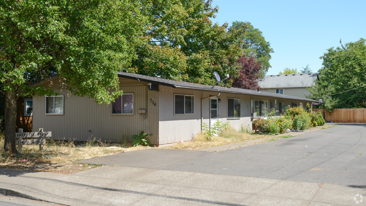 Primary Photo - 736 SE 13th Ave