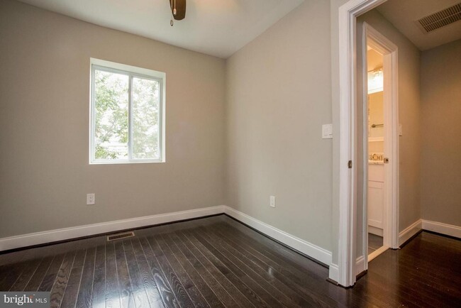 Foto del edificio - Single Family Home w/ Beautiful Outdoor Patio
